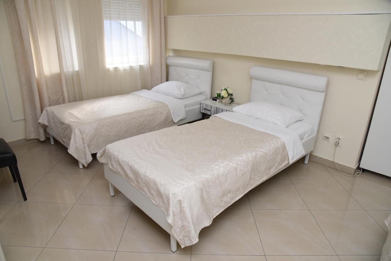 Garni Hotel Dash Novi Sad Bagian luar foto