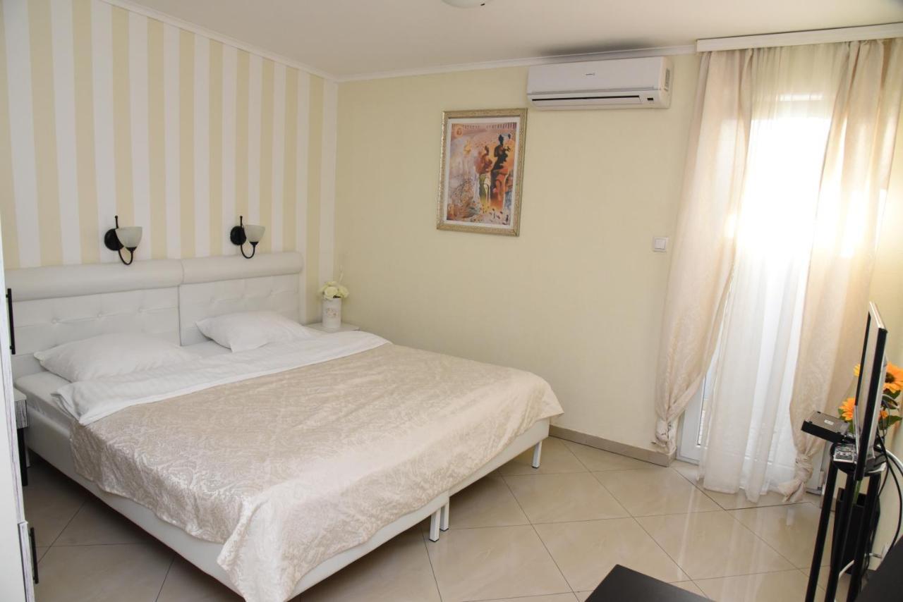 Garni Hotel Dash Novi Sad Bagian luar foto