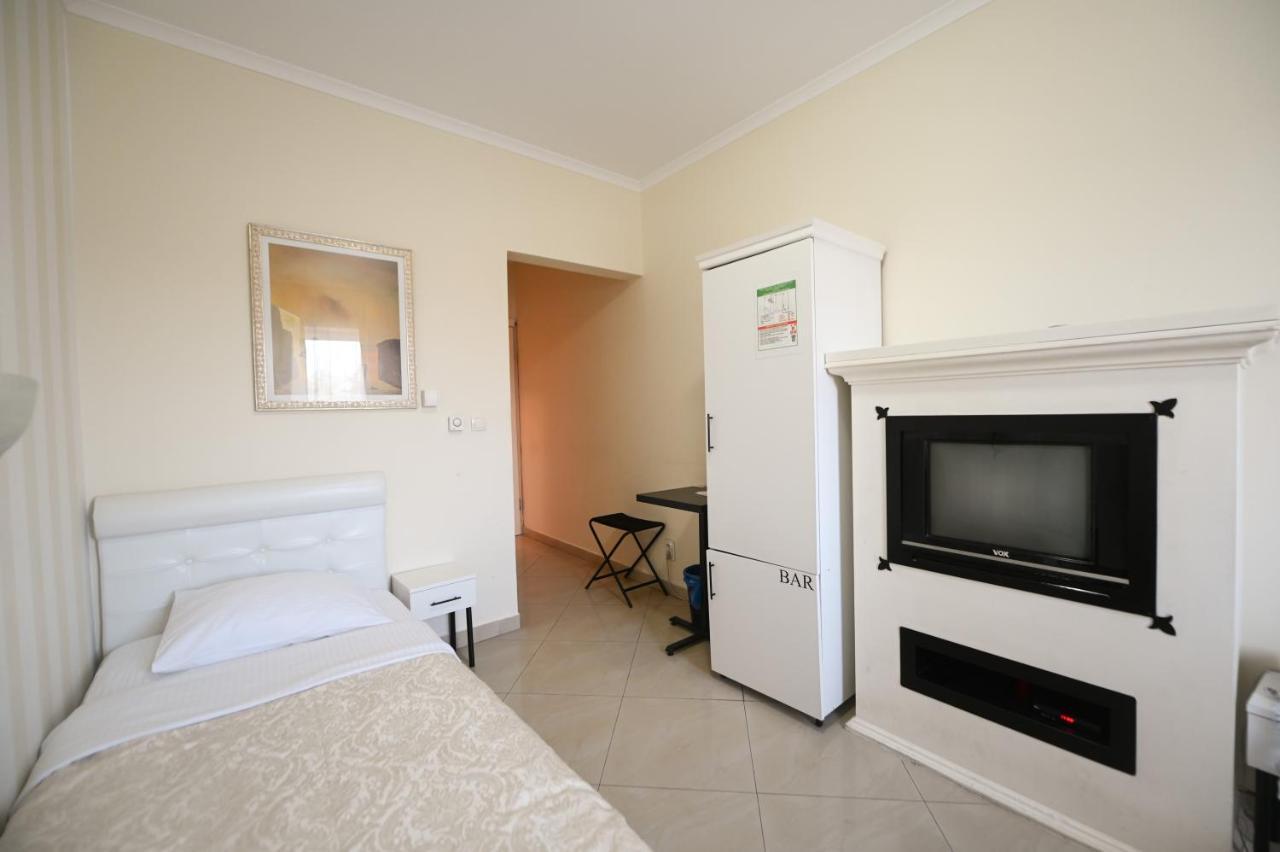 Garni Hotel Dash Novi Sad Bagian luar foto