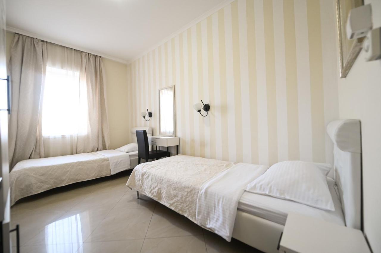Garni Hotel Dash Novi Sad Bagian luar foto