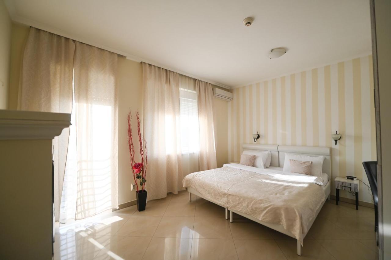 Garni Hotel Dash Novi Sad Bagian luar foto