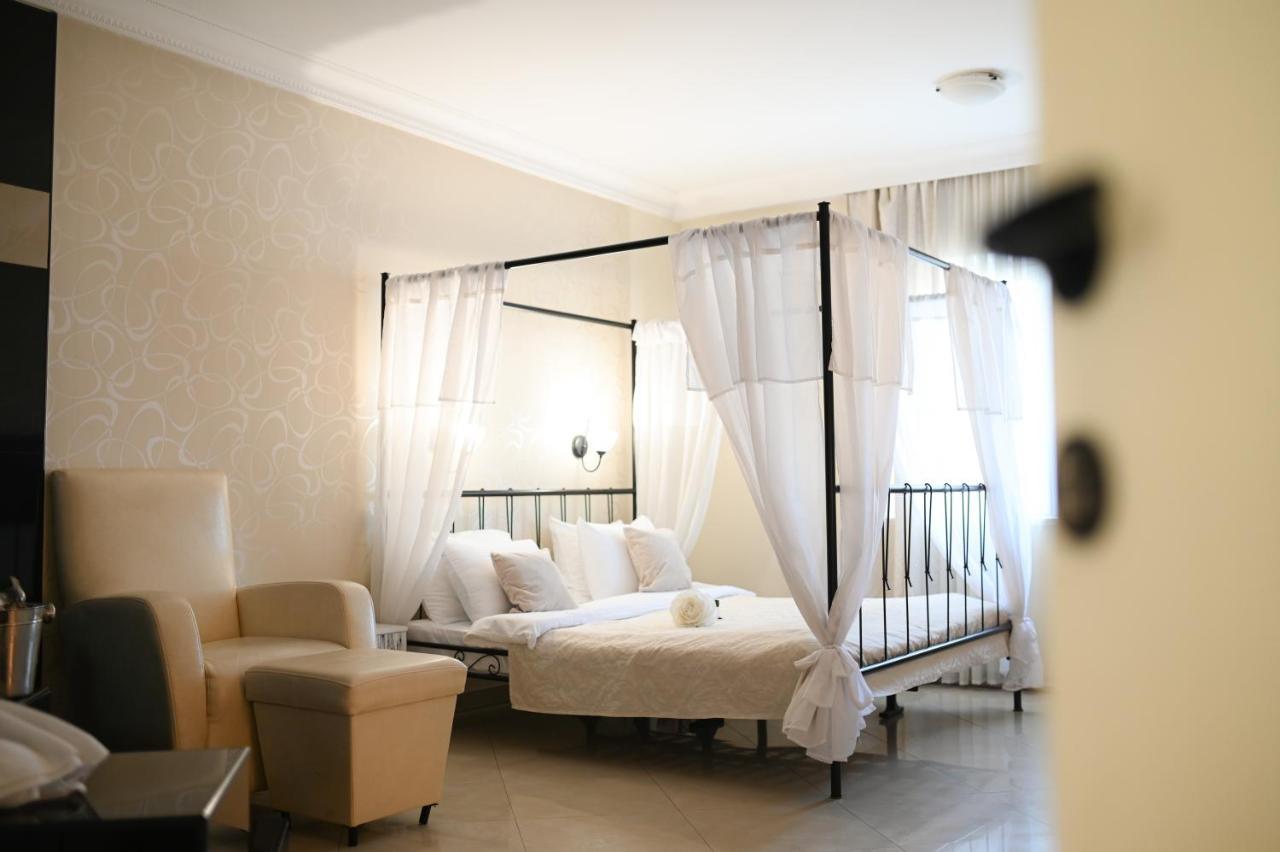 Garni Hotel Dash Novi Sad Bagian luar foto