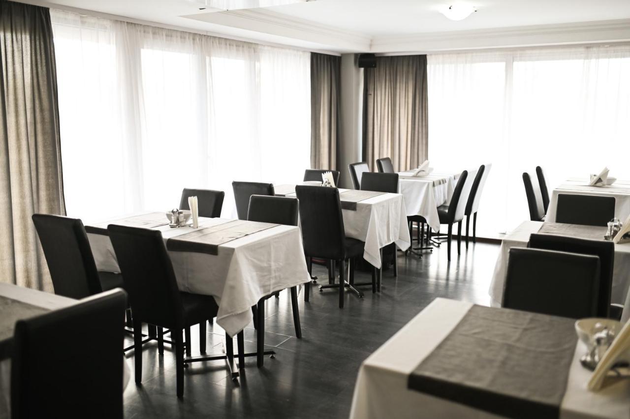 Garni Hotel Dash Novi Sad Bagian luar foto