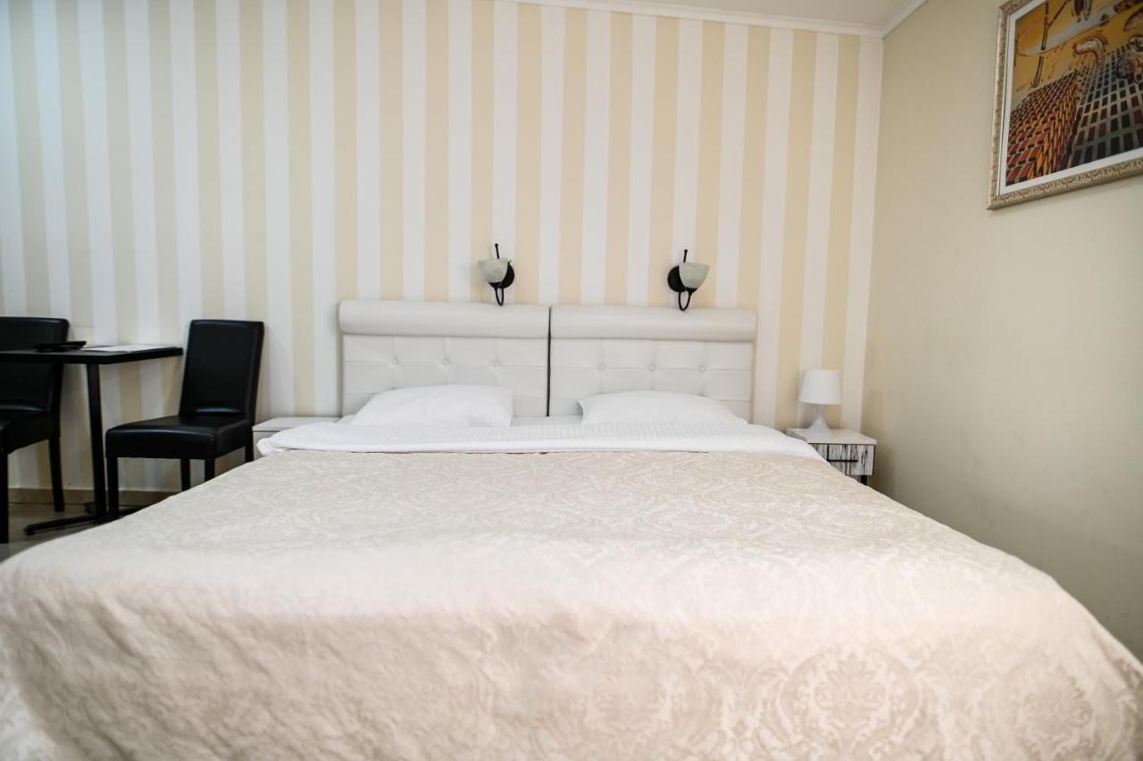 Garni Hotel Dash Novi Sad Bagian luar foto