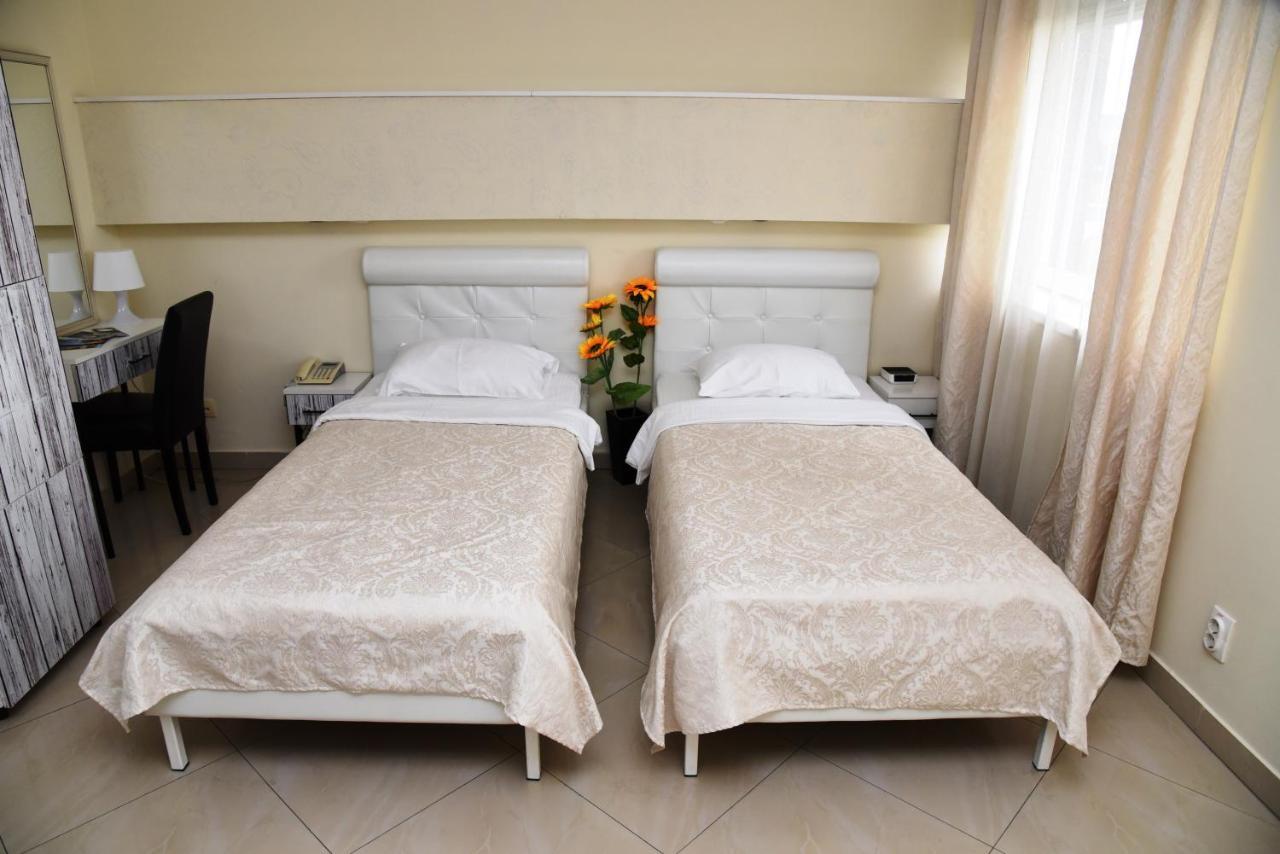 Garni Hotel Dash Novi Sad Bagian luar foto