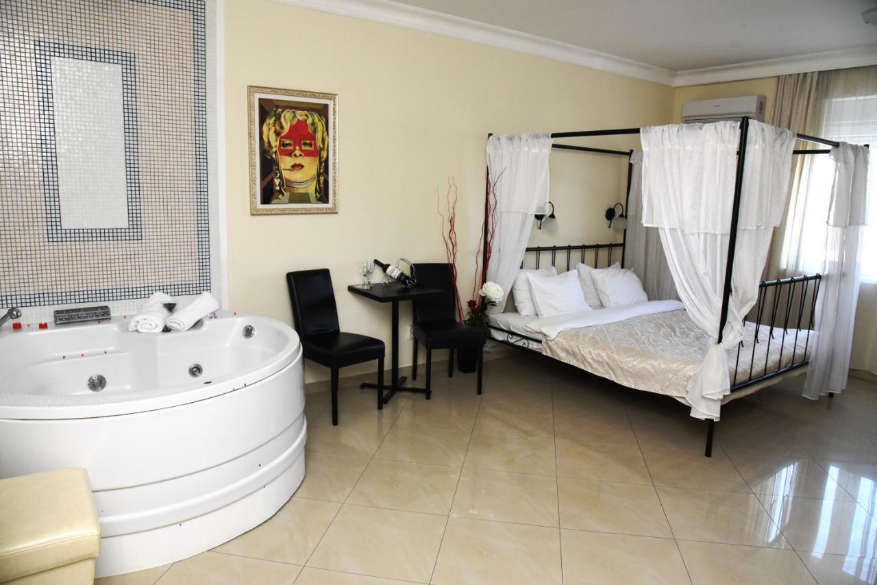 Garni Hotel Dash Novi Sad Bagian luar foto
