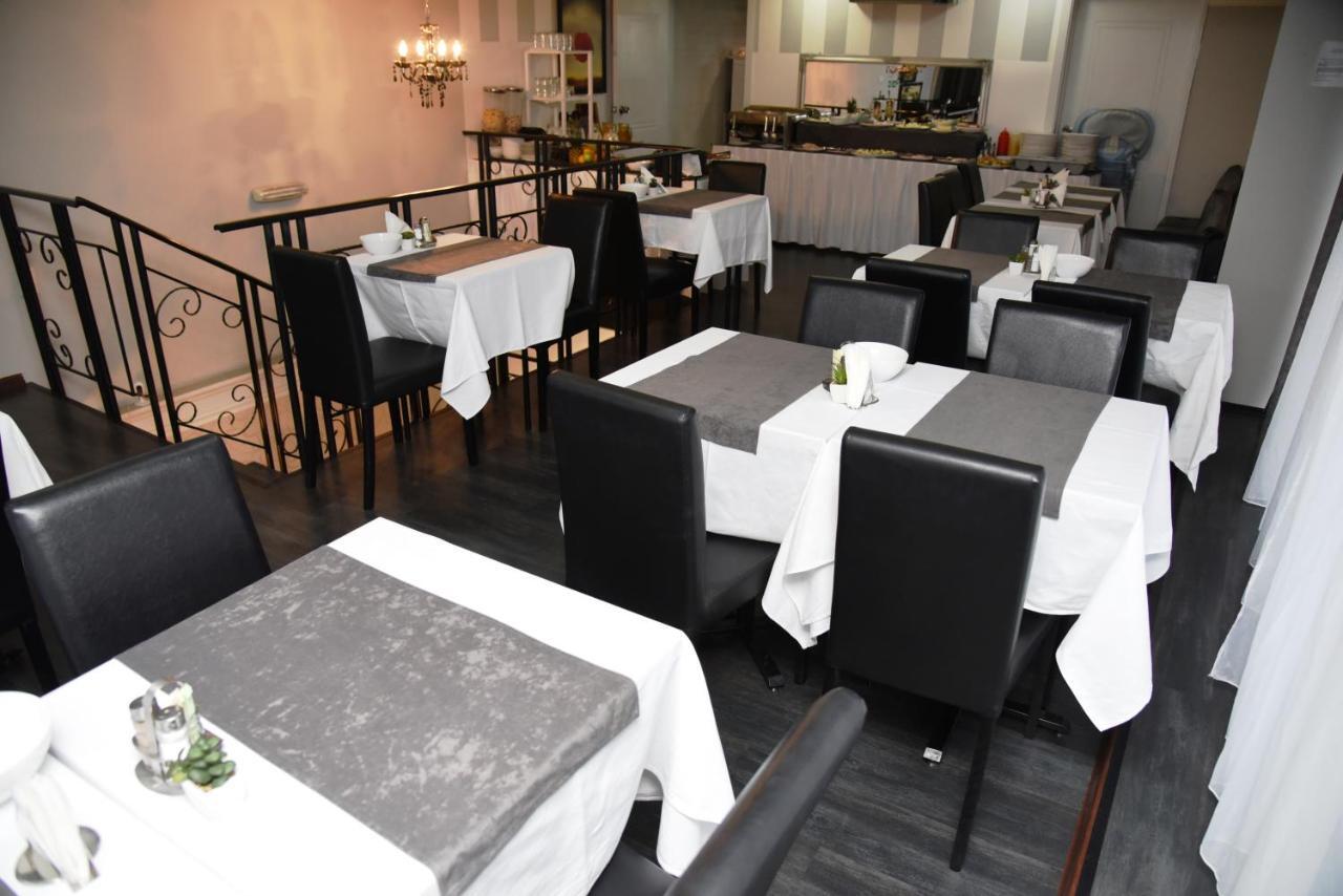 Garni Hotel Dash Novi Sad Bagian luar foto
