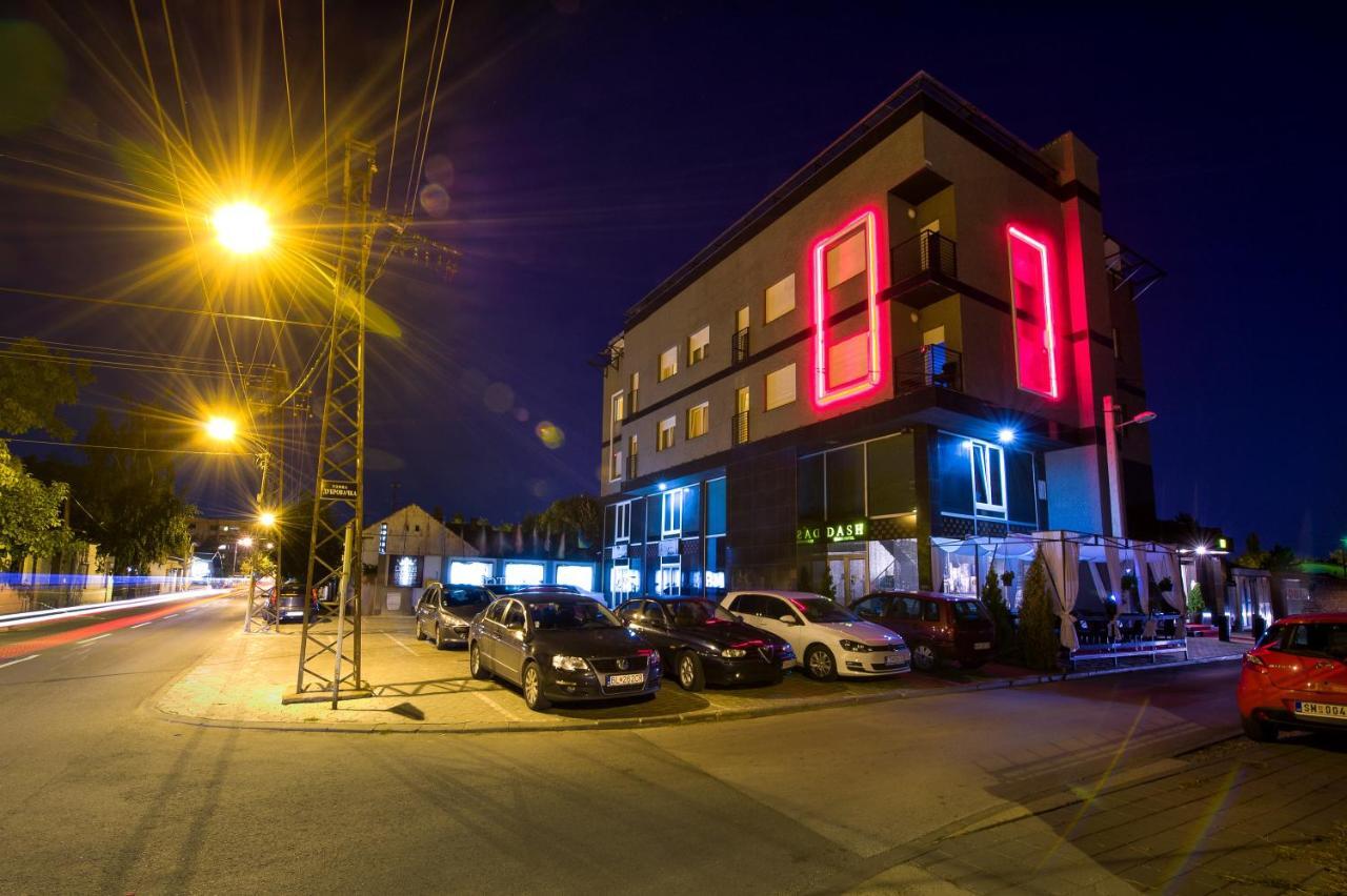 Garni Hotel Dash Novi Sad Bagian luar foto